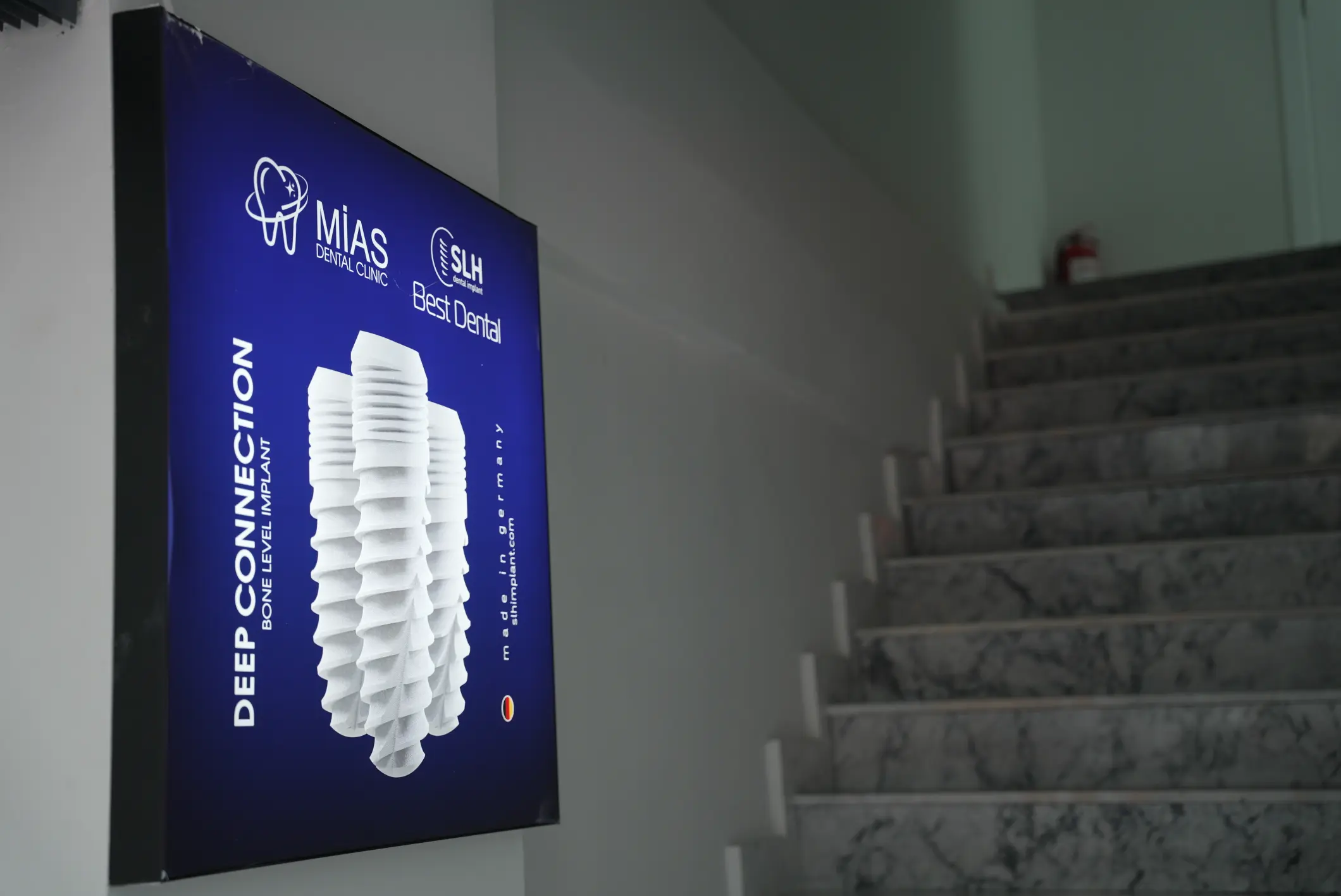 Gelişmiş diş implant teknolojisi ve ekipmanı